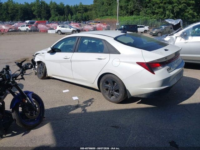 2022 HYUNDAI ELANTRA SEL 3