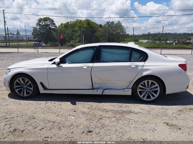 2019 BMW 740I 14