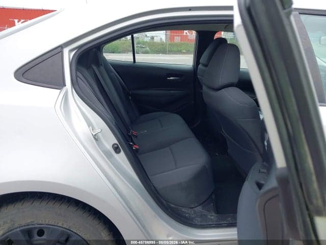 2021 TOYOTA COROLLA LE 8