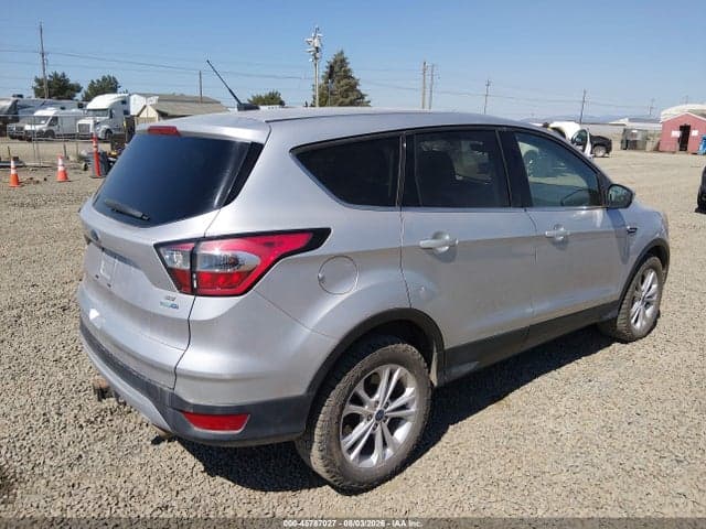 2017 FORD ESCAPE SE 4