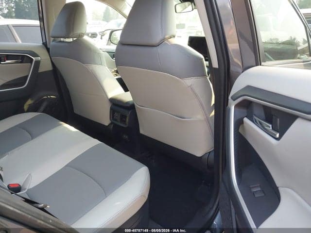 2025 TOYOTA RAV4 HYBRID XLE PREMIUM 8