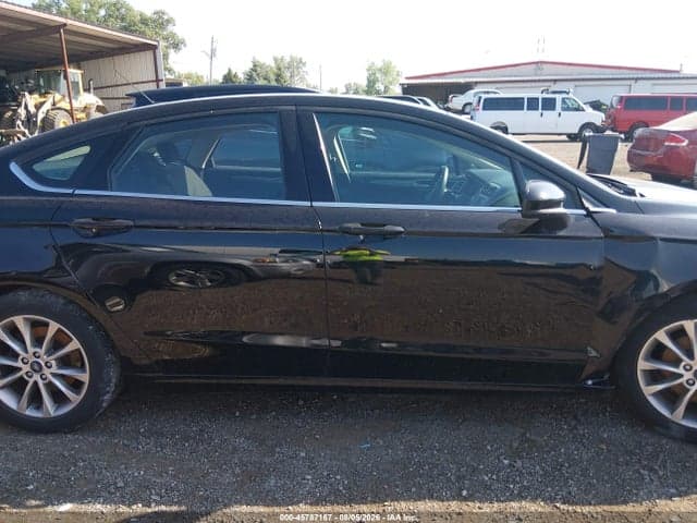 2017 FORD FUSION SE 13
