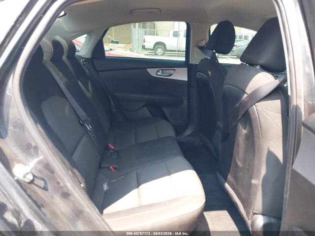 2023 KIA FORTE LX 8