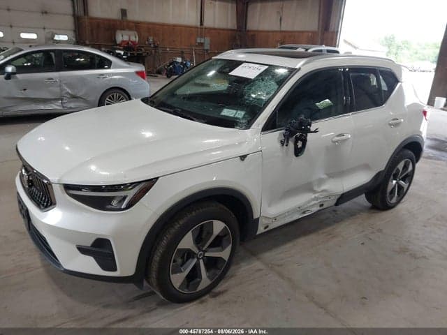 2025 VOLVO XC40 B5 CORE BRIGHT THEME 2