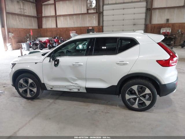 2025 VOLVO XC40 B5 CORE BRIGHT THEME 14