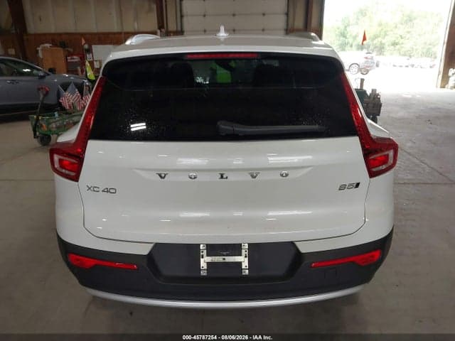 2025 VOLVO XC40 B5 CORE BRIGHT THEME 16