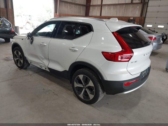 2025 VOLVO XC40 B5 CORE BRIGHT THEME 3