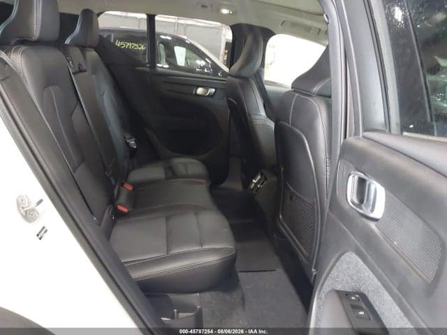 2025 VOLVO XC40 B5 CORE BRIGHT THEME 8