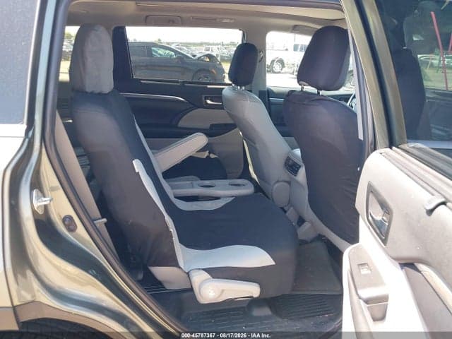 2019 TOYOTA HIGHLANDER LIMITED PLATINUM 8
