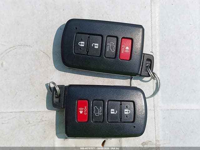 2018 TOYOTA RAV4 HYBRID SE 11