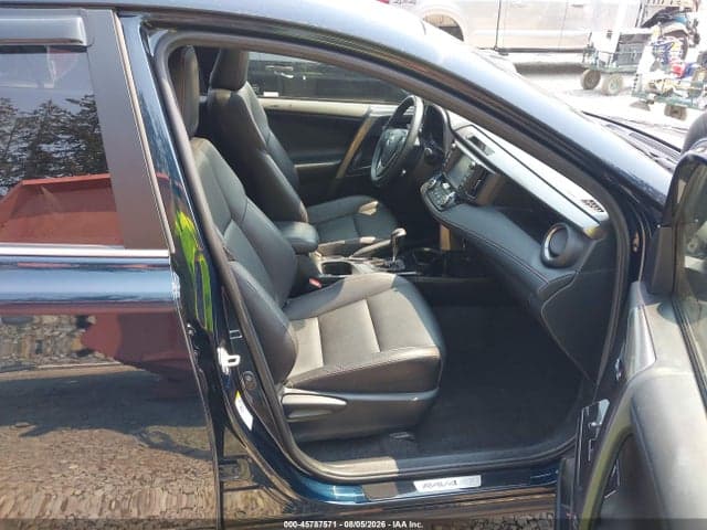2018 TOYOTA RAV4 HYBRID SE 18
