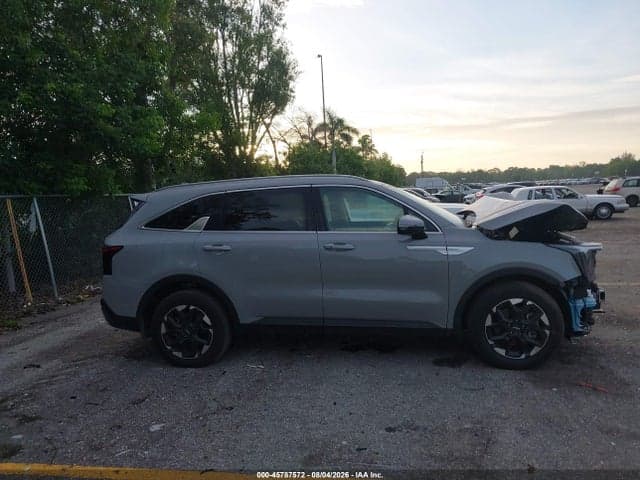 2025 KIA SORENTO S 13