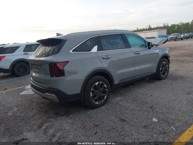 2025 KIA SORENTO S 4