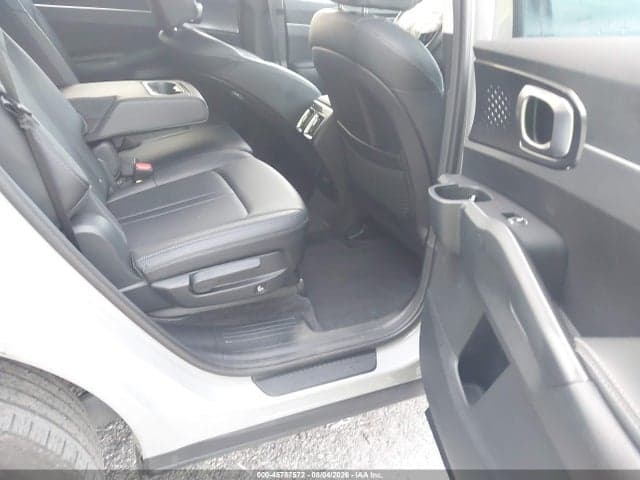 2025 KIA SORENTO S 8