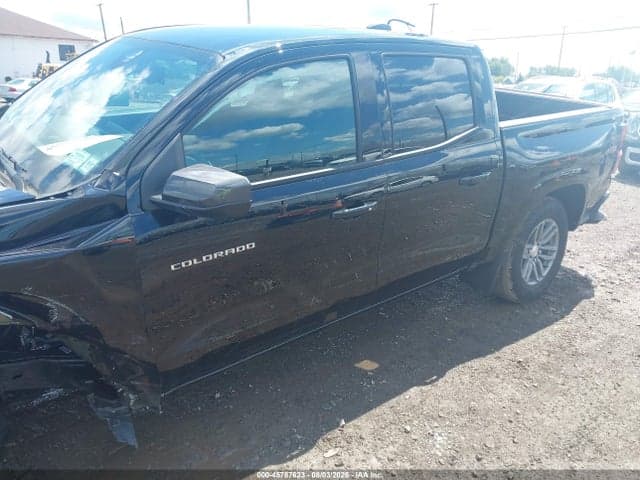 2025 CHEVROLET COLORADO 4WD LT 18