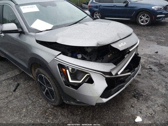 2025 KIA NIRO LX 17