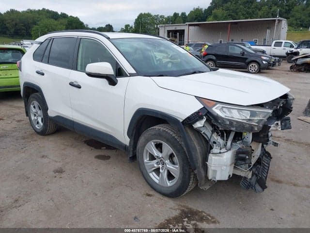2019 TOYOTA RAV4 XLE 1