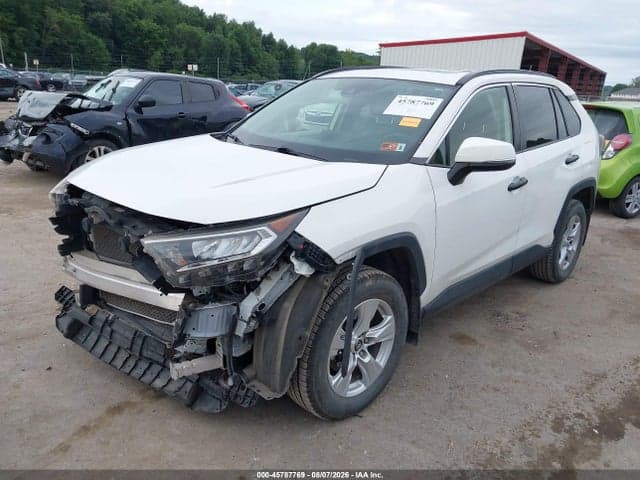 2019 TOYOTA RAV4 XLE 2