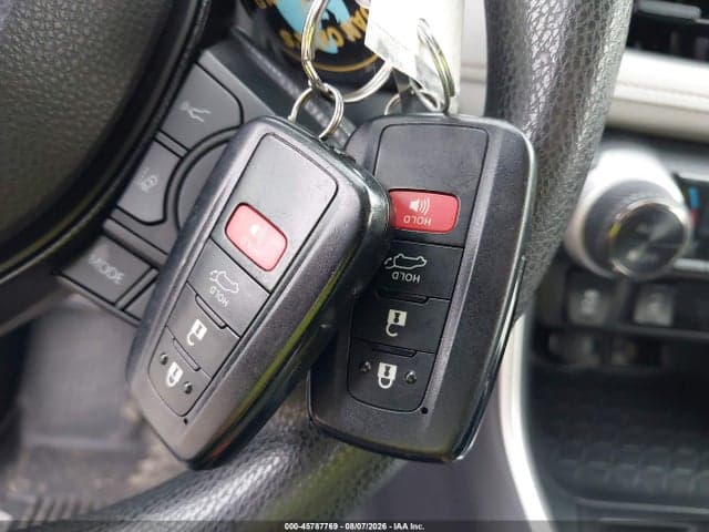 2019 TOYOTA RAV4 XLE 11