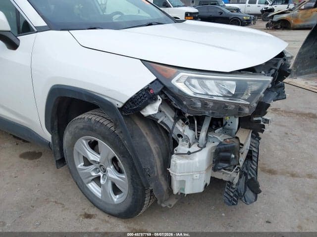 2019 TOYOTA RAV4 XLE 19
