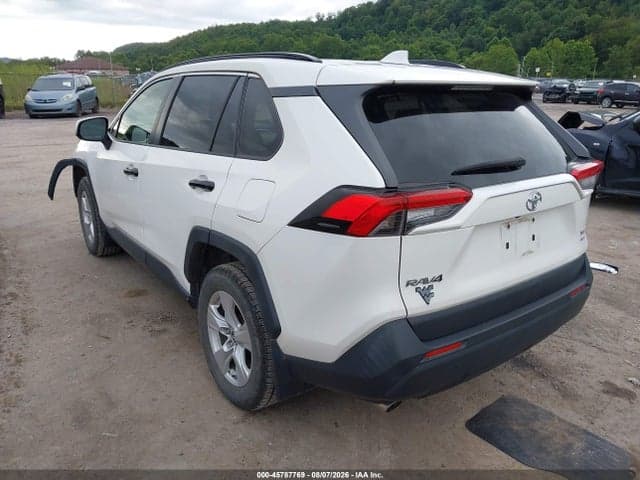 2019 TOYOTA RAV4 XLE 3
