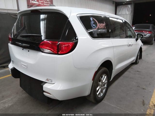 2023 CHRYSLER VOYAGER LX 4