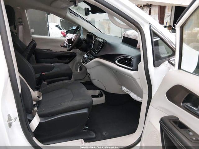 2023 CHRYSLER VOYAGER LX 5