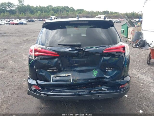 2018 TOYOTA RAV4 XLE 16