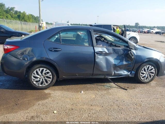 2017 TOYOTA COROLLA LE 13