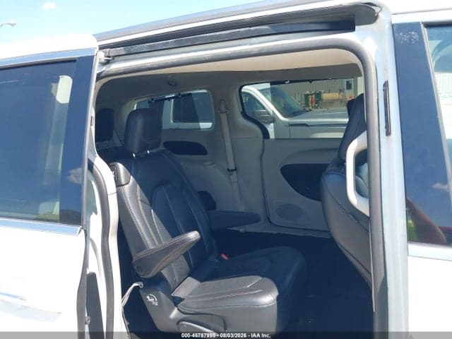 2020 CHRYSLER PACIFICA TOURING L 8