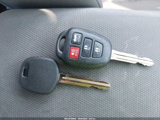 2017 TOYOTA COROLLA LE 11
