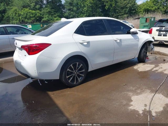 2017 TOYOTA COROLLA SE 4
