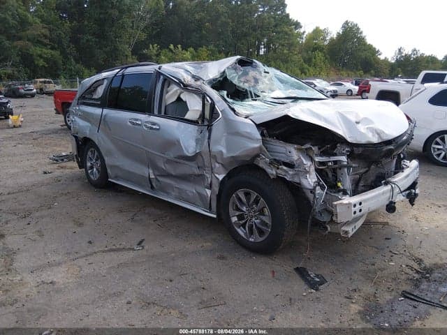 2021 TOYOTA SIENNA XLE - 1