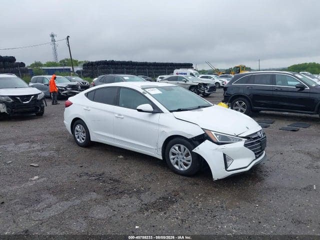 2019 HYUNDAI ELANTRA SE 1