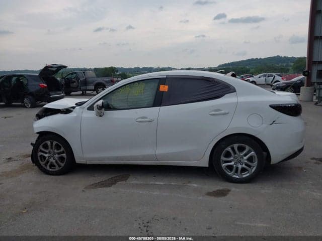 2018 TOYOTA YARIS IA 14
