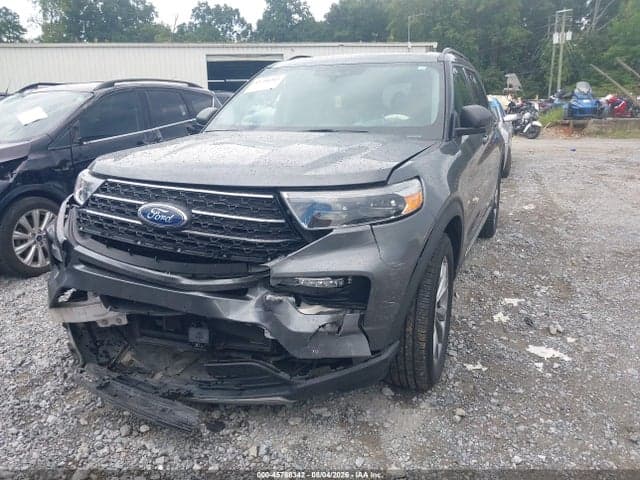 2022 FORD EXPLORER XLT 2