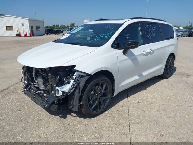 2027 CHRYSLER PACIFICA 2