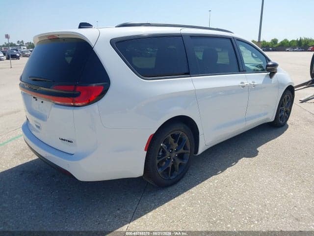 2027 CHRYSLER PACIFICA 4