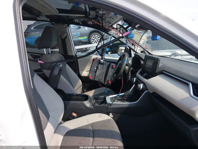 2019 TOYOTA RAV4 HYBRID XLE 5