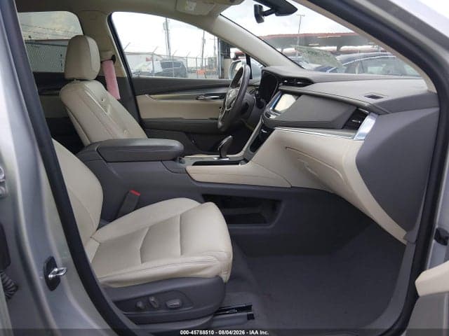 2017 CADILLAC XT5 LUXURY 5