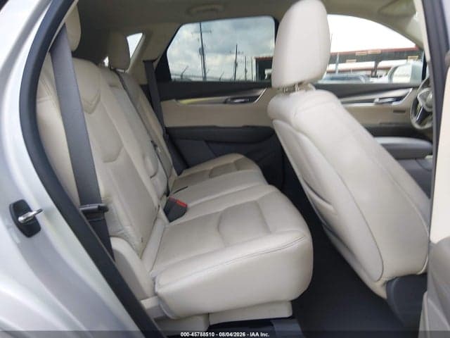 2017 CADILLAC XT5 LUXURY 8