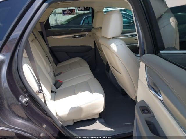 2017 CADILLAC XT5 LUXURY 8