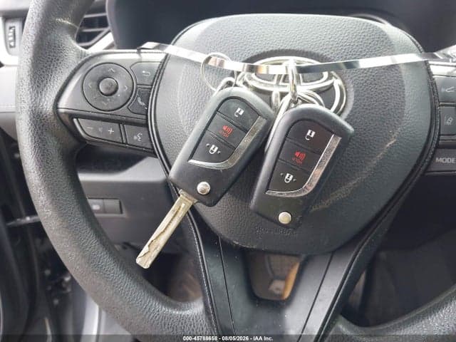 2020 TOYOTA RAV4 LE 11