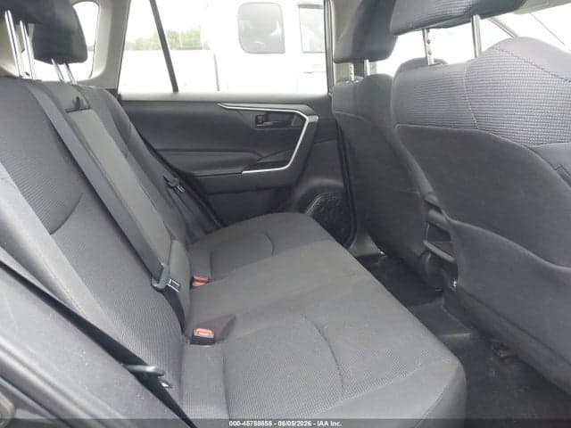 2020 TOYOTA RAV4 LE 8
