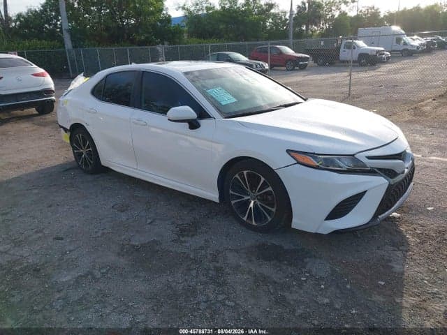 2020 TOYOTA CAMRY SE - 1