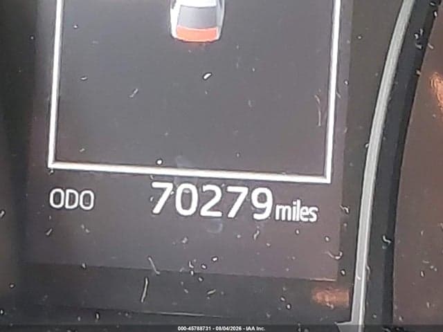 2020 TOYOTA CAMRY SE 16