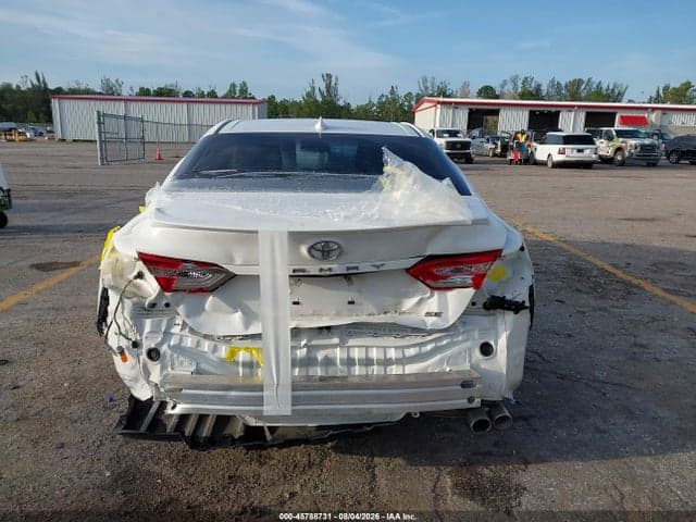 2020 TOYOTA CAMRY SE 17