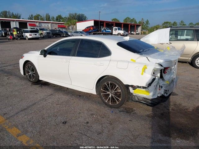 2020 TOYOTA CAMRY SE 3