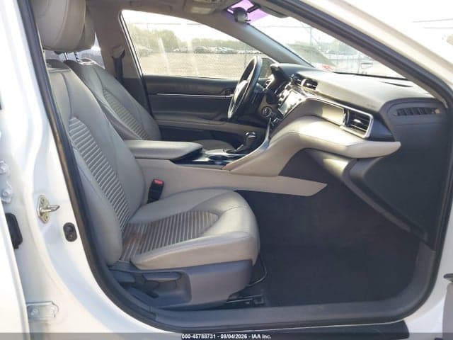 2020 TOYOTA CAMRY SE 5