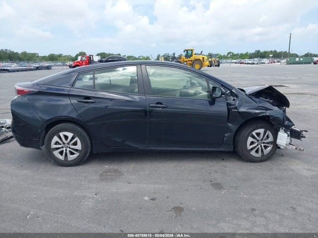 2018 TOYOTA PRIUS THREE 14